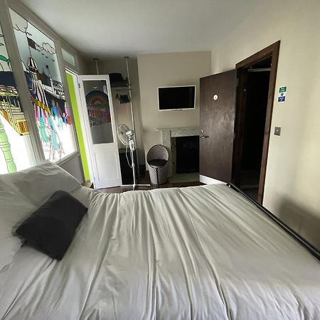 ホテル ゲスト アンド ザ シティ ブライトン 部屋 写真